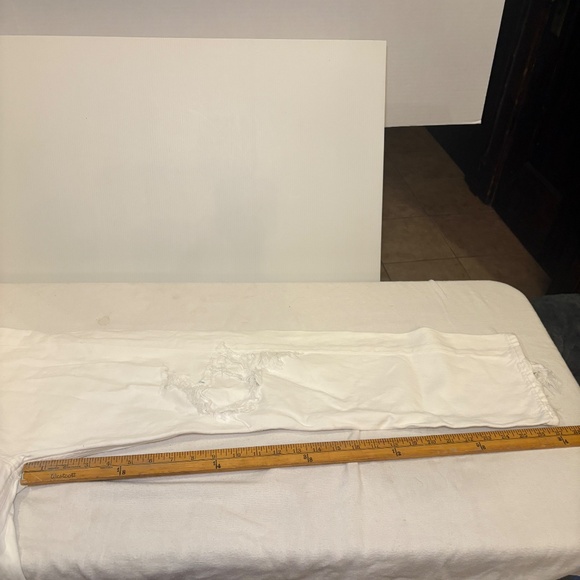 Agolde 90's Mid Rise Loose Fit White Jeans Size 23 Vanish White distressed - Picture 8 of 16